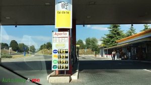 Дорога на автомобиле в Абруццо из Рима (аэропорт Фьюмичино): платная трасса, виды на горы