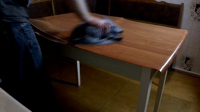 HOW TO GLUE SELF-ADHESIVE FILM for furniture on the table? New life for old furniture... смотреть онлайн