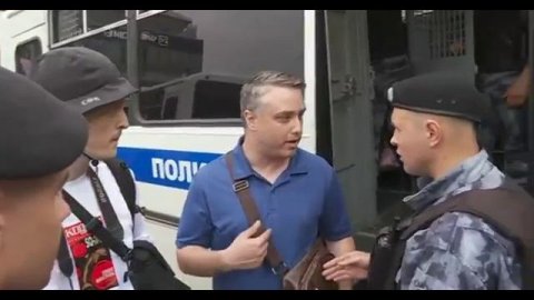 Кто американца привел? Американец Свободен!