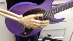 2014 Animated Guitar Playing Skeleton Rock Star W/ LED EYES & MOHAWK! ''Another One Bites The Dust'