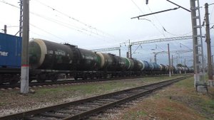 Электровоз ВЛ80С-746/1817 с грузовым поездом и с приветливым машинистом