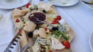 Где поужинать в Дурресе, Албания? Ресторан Kodra e Kuajve, меню и цены.