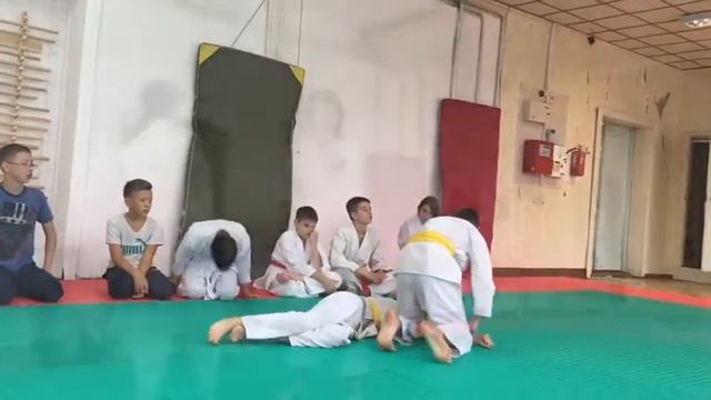 Умеющий управлять другими силён, но умеющий владеть собой ещё сильнее. Лао- Цзы смотреть онлайн