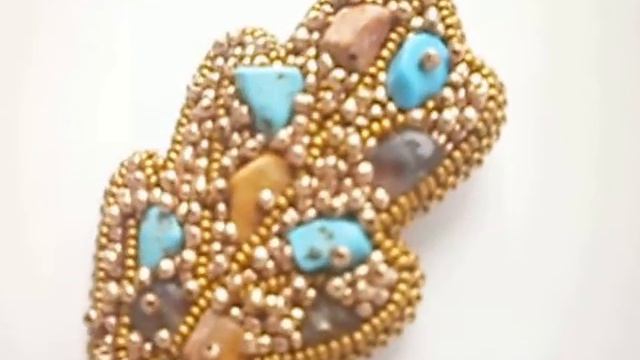 Брошь "Листок" с натуральными камнями смотреть онлайн
