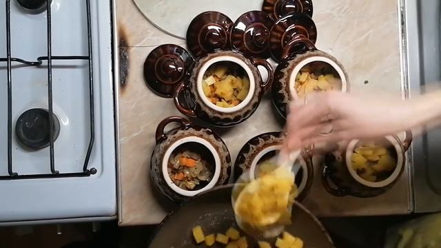 Мясо с овощами в горшочках! Вкусный и быстрый рецепт.