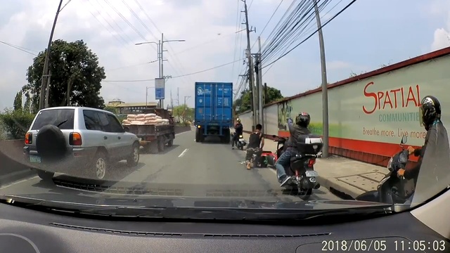 Шлем спас жизнь мотоциклиста