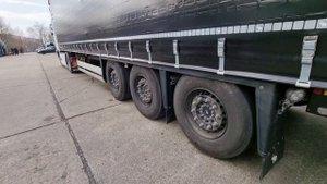 Обзор и сравнения двух полуприцепов SCHMITZ CARGOBULL, в чём их разница? Какой выбрать?