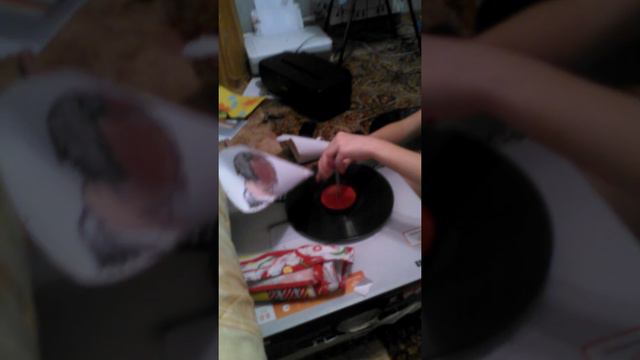 [Извените что в трусах] Гримо фон из бумаги смотреть онлайн