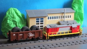 Маневровый тепловоз ЧМЭ3 из LEGO / Diesel switcher Chme3 LEGO Train MOC