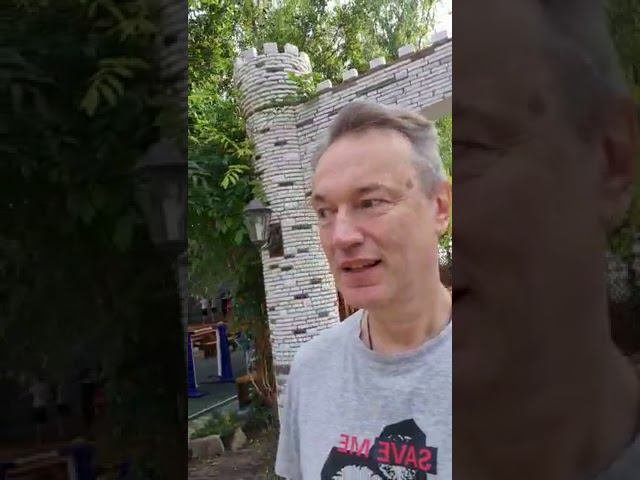 Утренняя зарядка в пионерском лагере для взрослых -  HappyCamp