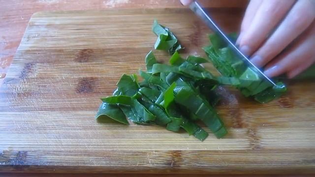 САЛАТ С КУРИЦЕЙ БАНАНОМ И ПОМИДОРОМ / Chicken salad with bananas and tomatoes смотреть онлайн