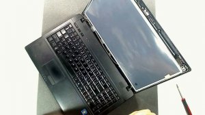 Lenovo G565 výměna displeje , screen replacment. LCD Display Shop.