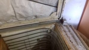 ларь из старого холодильника для разогрева рамок с медом