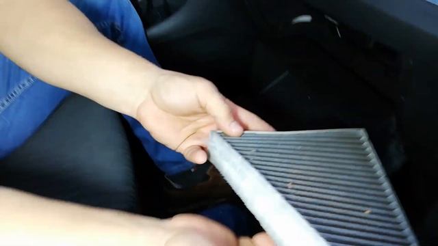 Замена салонного фильтра на Сеат Леон III. (Replacing the cabin filter with a Seat Leon III) смотреть онлайн