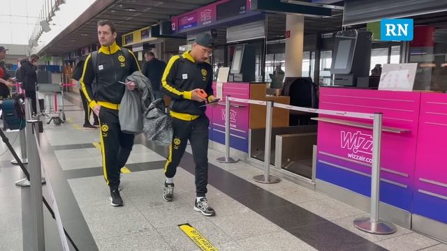 Dortmund Airport: Der BVB mit Brandt, Adeyemi, Kobel und Moukoko nach München смотреть онлайн