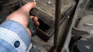 Простой Способ замены салонного фильтра на Шевроле Ниве и не очень простой