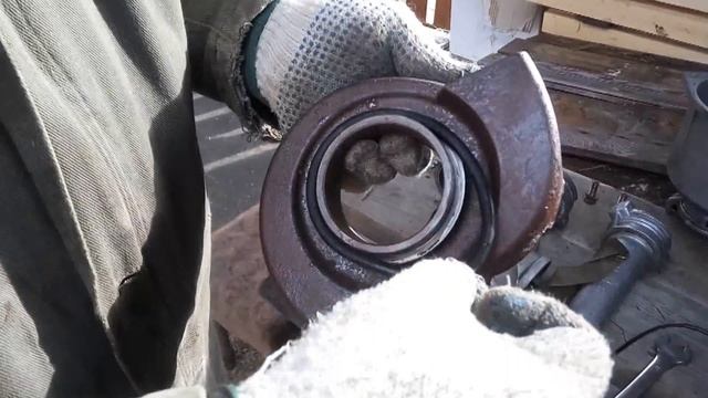 Чистка колодца с помощью мотопомпы смотреть онлайн