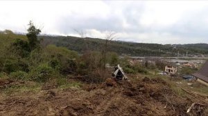 ПОНЕСЛАСЬ. Поругались с соседями, разровняли участок / Дома в Сочи