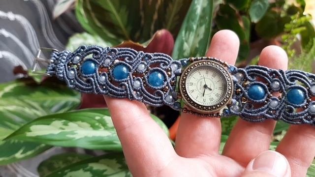 Часы. Микромакраме