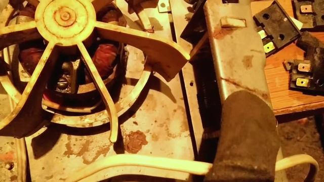 Цветмет в старом советском обогревателе. Разбираем древний ветродуй в чермет и цветмет! смотреть онлайн