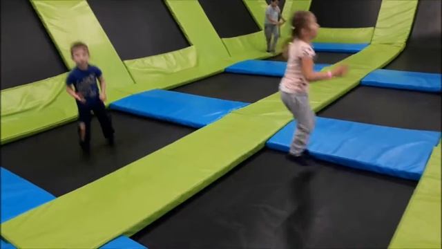 VLOG: IKEA/ ИКЕЯ - Едем выбирать мебель и аксессуары для новой квартиры смотреть онлайн