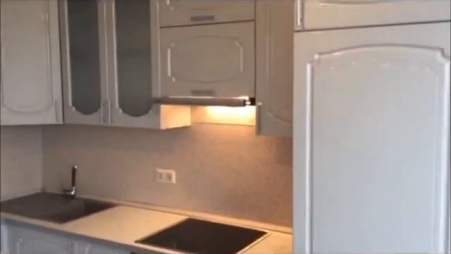 Угловые кухонные гарнитуры, выполненные на заказ для маленькой кухни