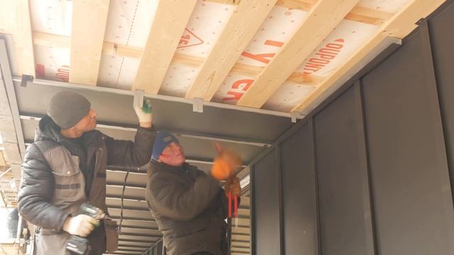 Отделка фасада и потолка фальцем. смотреть онлайн