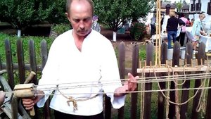 Плетение веревки на празднике Кружилинские толоки