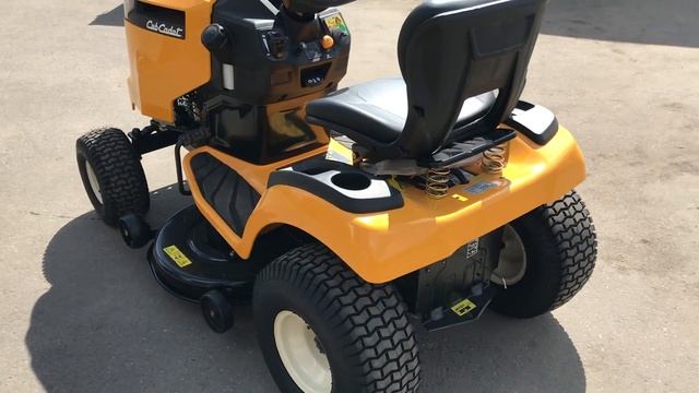 Садовый трактор Cub Cadet XT1 без травосборника