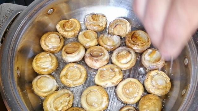 Жареные грибы. Как правильно жарить грибы шампиньоны. Простой рецепт вкусных грибов. смотреть онлайн