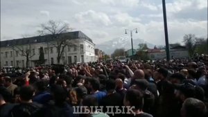Голодный бунт во Владикавказе. Ругань чиновницы и ОМОН