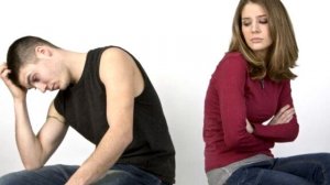 6 мужских поступков, которые доказывают безразличие к девушке