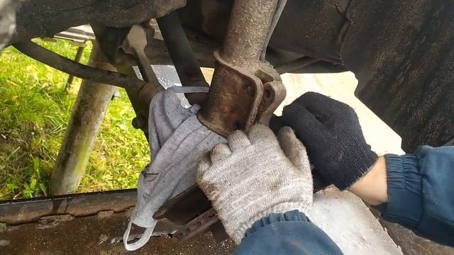 Замена передней стойки Лада Гранта