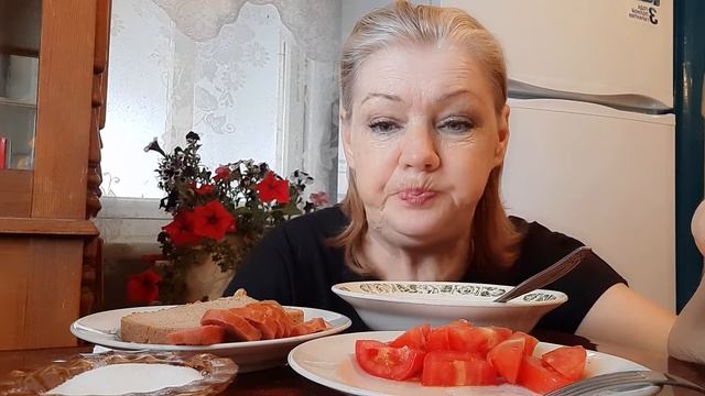 Мукбанг не ASMR  Суп с галушками?