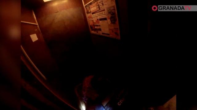 Женщине зажало ногу между кабиной лифта и полом смотреть онлайн