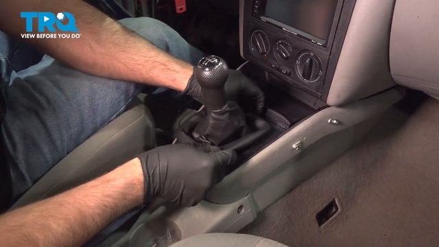 How to Replace Shifter Boot and Knob 1999-2005 Volkswagen Jetta смотреть онлайн