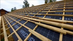 Крыша - обрешетка под цементно песчаную черепицу, ветрозащита.