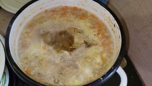 РЫБНЫЙ СУП ИЗ ГОРБУШИ У ХОЛОСТЯКА НА ОБЕД