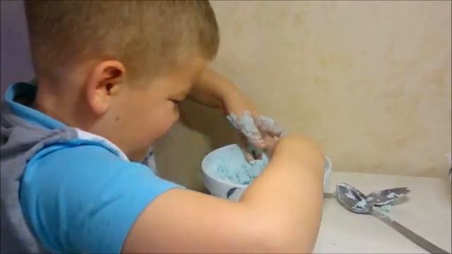Крахмал  и  Gillette получим  ПЛАСТИЛИН . DIY . Режем  пластилин ножом .