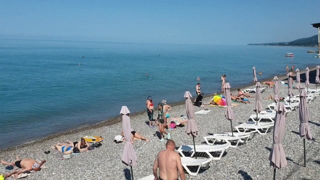 Необычные пешеходные переходы. Ваше мнение. Улица Лазарева. Пляж Свирский. Лазаревское. 8 июня 2023 смотреть онлайн