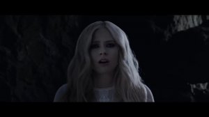 Avril Lavigne - Head Above Water