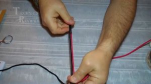 Браслет из паракорда в два цвета плетение узлами