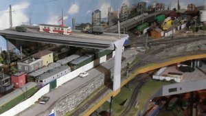 Электровоз ВЛ23 с составом полувагонов на домашнем макете СЖД. Масштаб НО 1.87