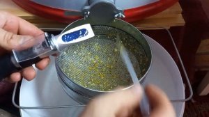 Можно ли откачивать незапечатанный мёд? Проверка влажности мёда. Рефрактометр.
