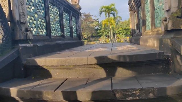 Обзор острова Бали. Наш первый большой выпуск из Индонезии. Так ли хорошо на Бали как все говорят? смотреть онлайн