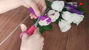 ? DIY букет из конфет, розы и лаванда из гофрированной бумаги с конфетой, МК роза из бумаги пошагов
