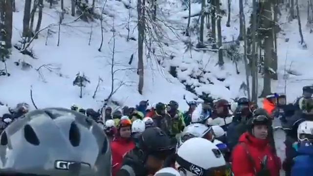 Очередь на подъемники в Красной поляне смотреть онлайн