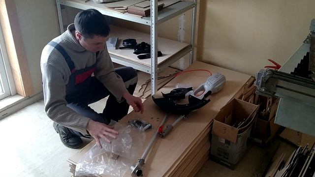 Готовлюсь к весенней стройке. И собираю электрический триммер.