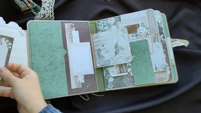 Семейный альбом из коллекции "Улочки счастья".  ScrapMania
