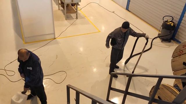 Клининг. Глубокая очистка пола при помощи роторной машины. смотреть онлайн